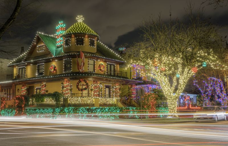 Holiday Lights Installation in Roswell, GA